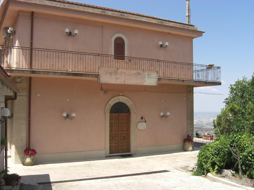 Albergo Villa Nobile Chiaramonte Gulfi Exterior foto