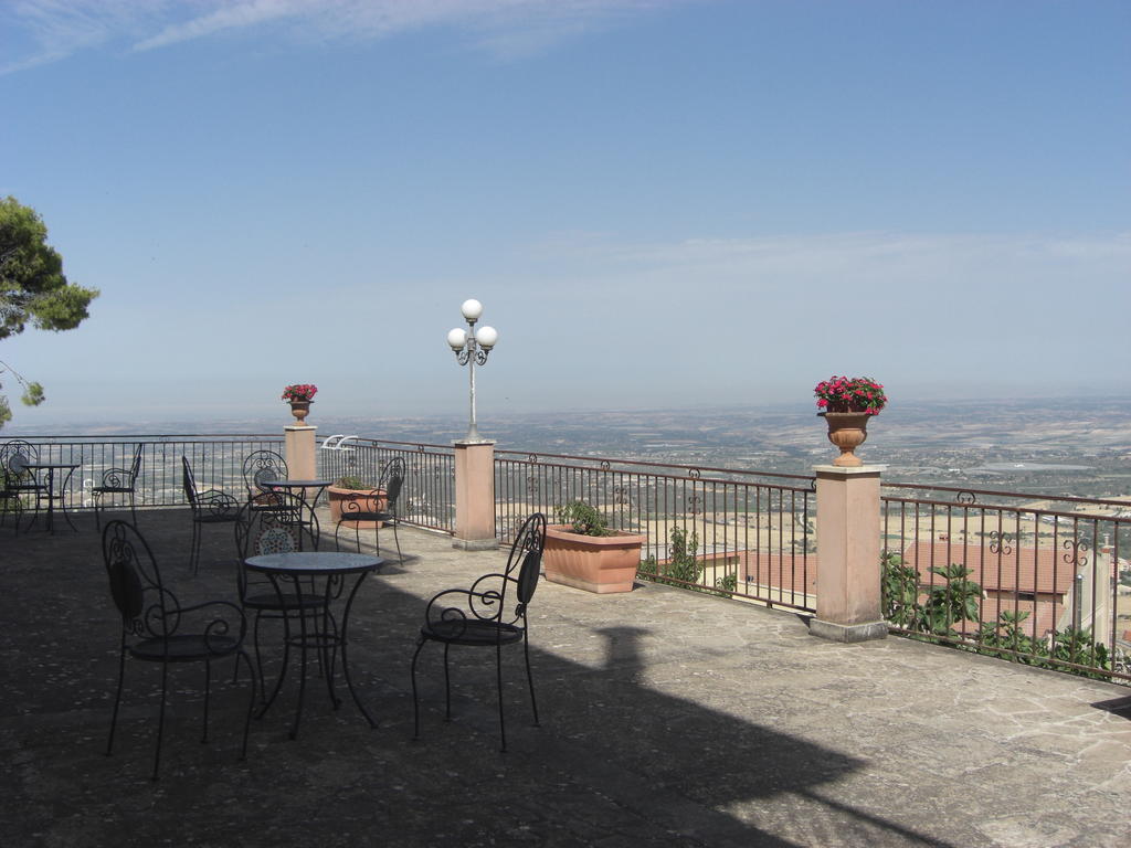 Albergo Villa Nobile Chiaramonte Gulfi Exterior foto