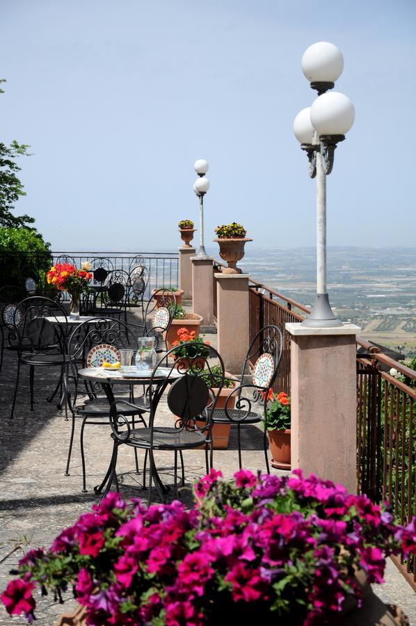 Albergo Villa Nobile Chiaramonte Gulfi Exterior foto