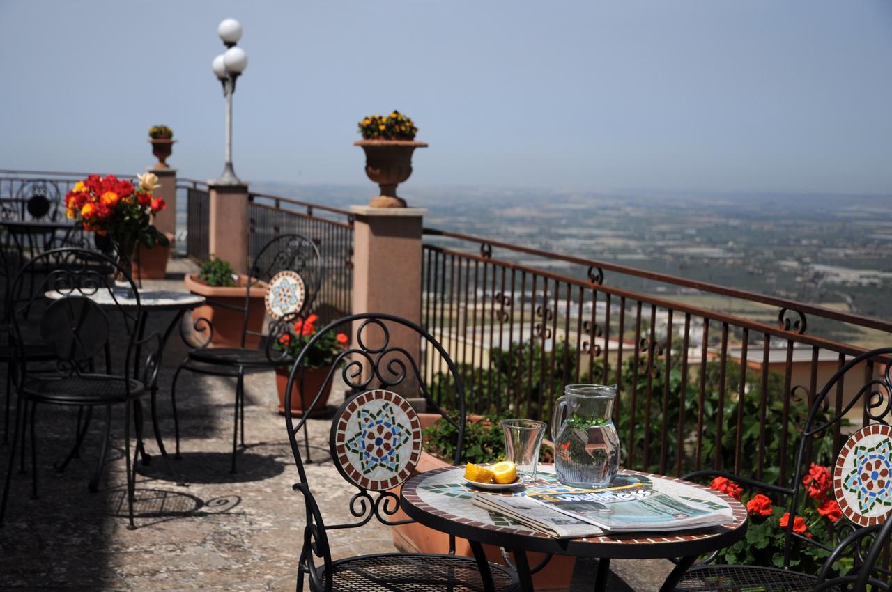 Albergo Villa Nobile Chiaramonte Gulfi Exterior foto